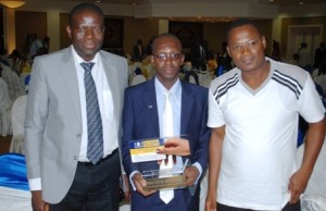 Entrega del premio a Ouandaogo Abdoul Karim